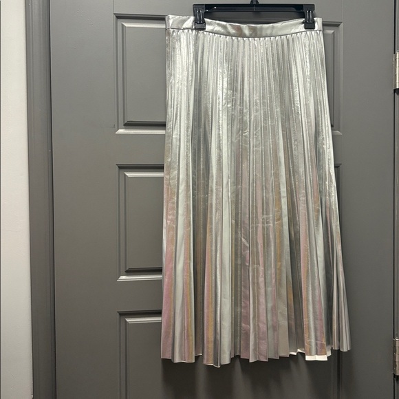 Ann Taylor Metallic Shiny Silver Pleated Midi Skirt with flare bottom - Picture 5 of 13